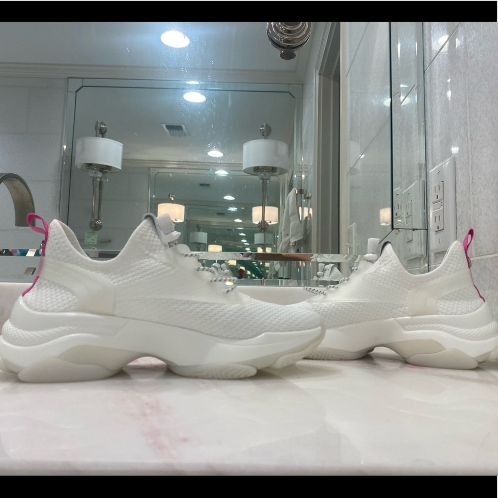 Steve Madden Sneakers
